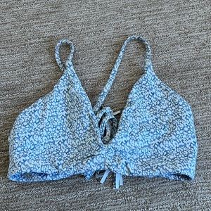 Midori bikini top. Cups not included. Cute tie design in the back